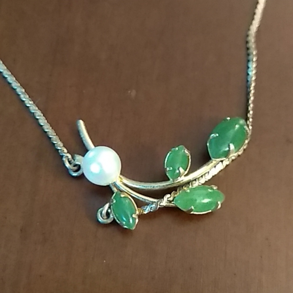 Olive branch short necklace